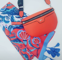 Load image into Gallery viewer, Nicole Handbag  - Miss Caprice - Sac à Main Nicole
