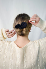 Charger l&#39;image dans la galerie, Accessoire à chignon - Gibou - Bun accessory
